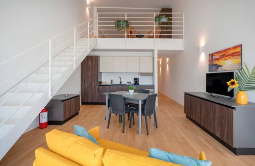 Municipio 1 Apartment | Apartment 'Sogno Di Mare' with Sea View, Wi-Fi and Air Conditioning