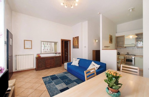 Ponte Nuovo Apartment | Apartment 'Somaré' with Shared Terrace, Wi-Fi and Air Conditioning