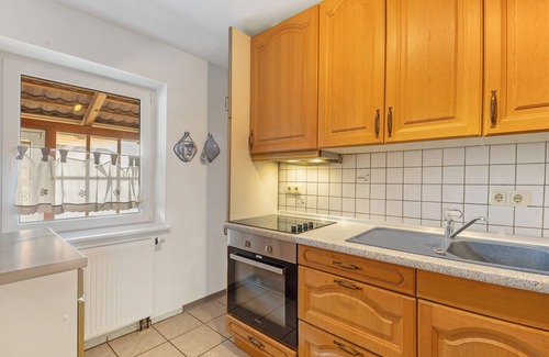 Lichtenfels Apartment | Apartment 'Sonnenblume' with Balcony and Wi-Fi