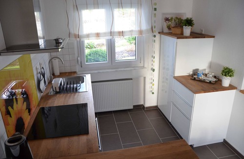 Sipplingen Apartment | Apartment 'Sonnenblume' with Private Terrace, Private Garden and Wi-Fi