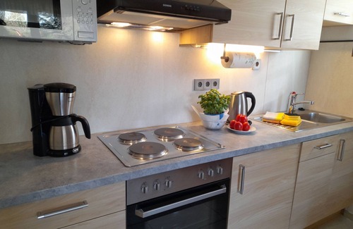 Boverath Apartment | Apartment 'Sonnenblume' with Private Terrace, Private Garden and Wi-Fi
