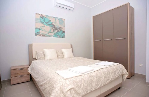 Prcanj Apartment | APARTMENT SOPHIA. Sea-view apartment with pool, private terrace & fast WI-Fi!