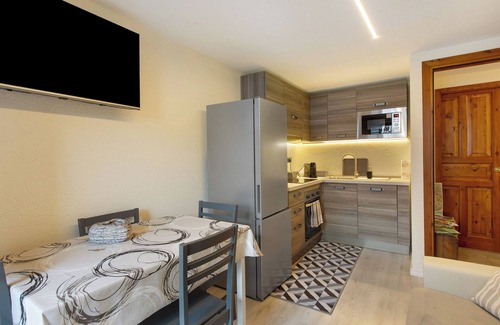 Morgex Apartment | Apartment 'Sotto' with Private Terrace and Wi-Fi