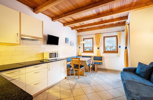Cadipietra Apartment | Apartment 'Speckign 4' with Mountain View, Balcony and Wi-Fi