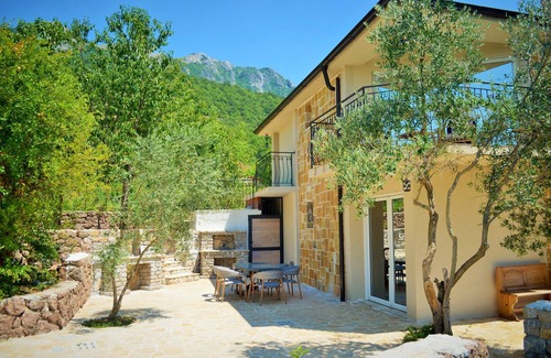 Boljevici Apartment | Apartment Staciun 04 ~ Located In The Village Of Limljani