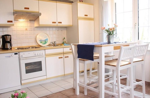 Garding Apartment | Apartment Star - birdhouse