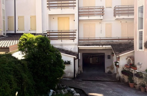 Rivisondoli Apartment | Apartment 'Stef House' with Private Garden, Wi-Fi and Air Conditioning