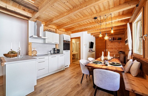 Santa Valburga Apartment | Apartment 'Steinbach Loft' with Mountain View, Sauna & Wi-Fi