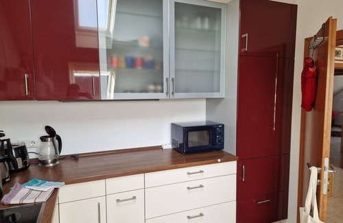 Raisting Apartment | Apartment 'Storchenblick' with Mountain View, Balcony and Wi-Fi