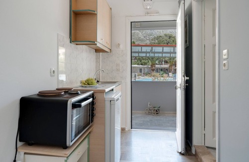 Panormos Apartment | Apartment 'Studio 3' with Mountain View, Wi-Fi and Air Conditioning