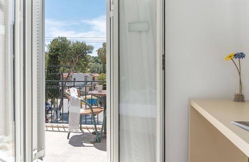 Panormos Apartment | Apartment 'Studio No 11' with Shared Pool, Wi-Fi and Air Conditioning