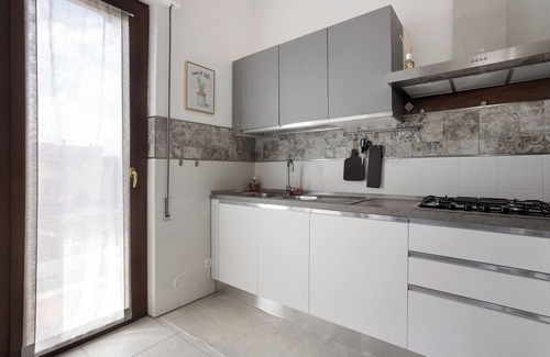 Castelnuovo Magra Apartment | Apartment 'Suite Paradiso' with Balcony, Wi-Fi and Air Conditioning