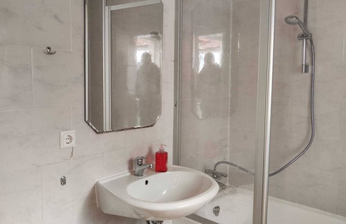 Neudorf Apartment | Apartment suitable for assemblers