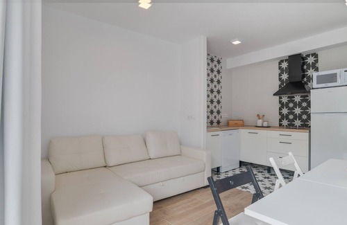 Brena y Marismas de Barbate Natural Park Apartment | Apartment 'Suite 2 In Natural Park' with Shared Pool, Wi-Fi and Air Conditioning