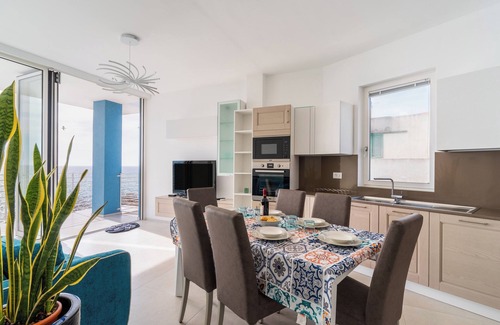 Gallipoli Apartment | Apartment 'Suite Buena Vista' with Sea View, Balcony and Air Conditioning