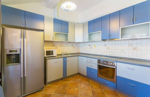 Gornji Kono Apartment | Apartment Sun & Sky - Two Bedroom Apartment with Balcony and Sea View