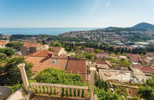 Gornji Kono Apartment | Apartment Sun & Sky - Two Bedroom Apartment with Balcony and Sea View