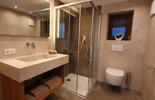 Moso in Passiria Apartment | Apartment 'Sunnseitn Lodge Alps' with Mountain View, Private Terrace and Wi-Fi