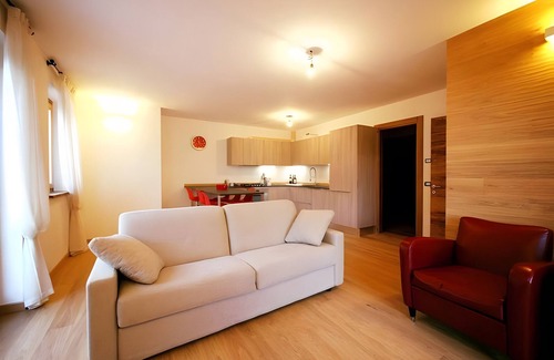 Colle Santa Lucia Apartment | Apartment 'Sunny Arabba' with Mountain View, Private Garden and Wi-Fi