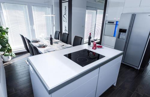 Zadar House | Apartment Sunny Spell with free parking and garden