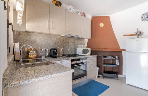 Ponte da Barca Apartment | Apartment 'Superior' with Mountain View, Shared Garden and Wi-Fi