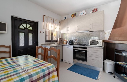 Ponte da Barca Apartment | Apartment 'Superior' with Mountain View, Shared Garden and Wi-Fi