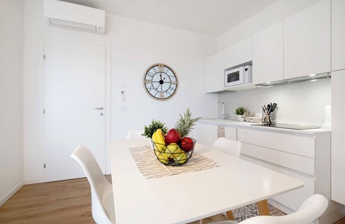 Lido di Jesolo Apartment | Apartment 'Superior 3' with Private Terrace, Wi-Fi and Air Conditioning