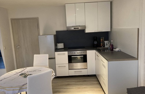 Leverkusen Apartment | Apartment-Superior-Private Bathroom-Garden view-Zimmer 102