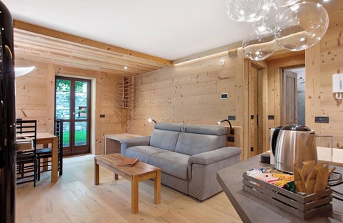 Saint-Oyen Apartment | Apartment 'Superior' with Shared Terrace, Private Garden and Wi-Fi