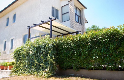 Rakalj Apartment | Apartment surrounded by Mediterranean vegetation