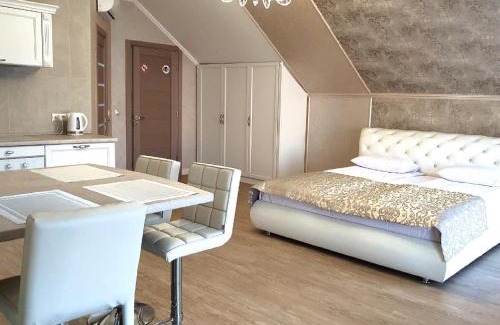 Uzhhorod Apartment | Apartment Sweethome 3 FREE PARKING