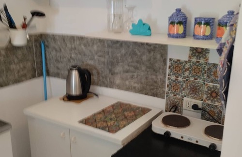 Mirties Apartment | Apartment 'Syrios Suites No 1' with Sea View, Wi-Fi and Air Conditioning