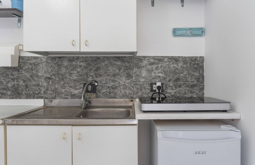 Mirties Apartment | Apartment 'Syrios Suites No 2' with Sea View, Wi-Fi and Air Conditioning