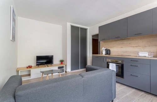La Demi - Lune Apartment | Apartment T2 quiet - 10min from Lyon - Parking