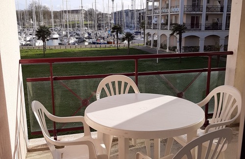 Rochefort Apartment | Apartment T2 (Curistes ou vacanciers) Bougainville marina