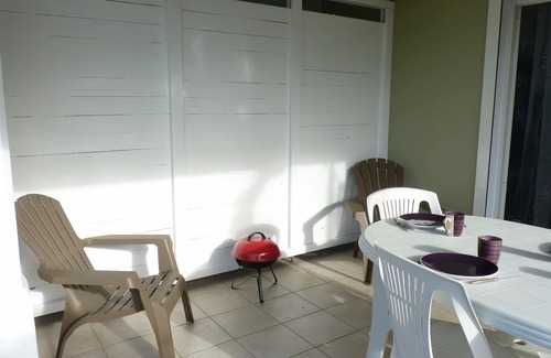 L'Autre-Bord Apartment | Apartment T2 the waterfront overlooking the sea.