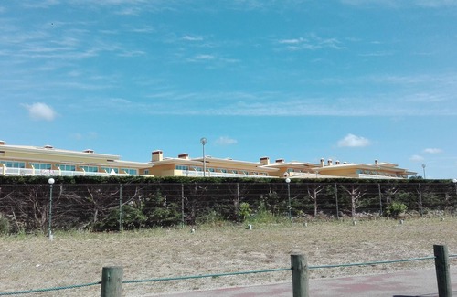Praia de Santa Cruz Apartment | Apartment t2 with 120 mts with swimming pool and tennis and soccer field