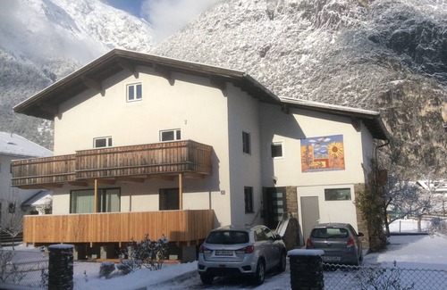 Landeck Apartment | apARTment T2, Zams