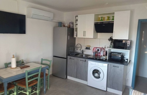 Saint-Pierre-la-Mer Apartment | Apartment T3 RDC with terrace - 5mn from the sea