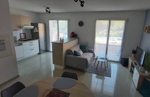 Elne Apartment | Apartment T3 with terrace, 2 bedrooms, 5 minutes from the sea