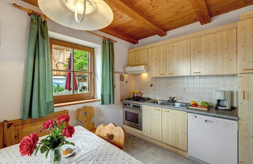Chifa Apartment | Apartment 'Tanne' with Mountain View, Shared Terrace and Wi-Fi