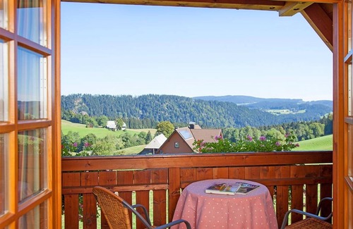 Hinterzarten Apartment | Apartment 'Tannenblick' with Mountain View, Shared Terrace and Wi-Fi