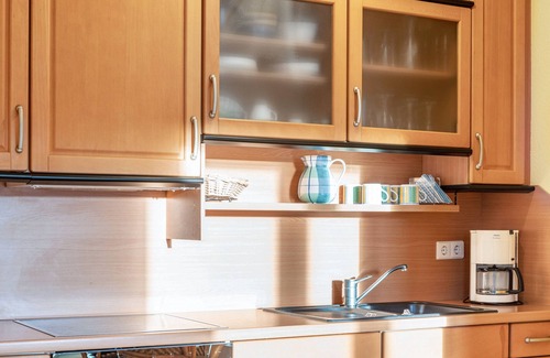 Oberhof Apartment | Apartment 'Tannenblick 1-3' with Balcony and Wi-Fi