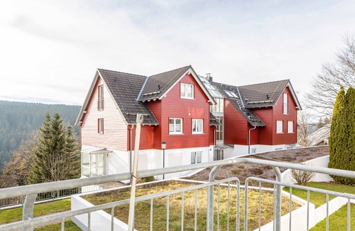 Oberhof Apartment | Apartment 'Tannenblick 3-3' with Shared Garden, Balcony and Wi-Fi