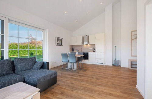 Hatten Apartment | Apartment 'Tannengrün' with Shared Terrace, Shared Garden and Wi-Fi