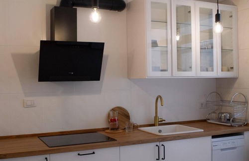 Lugo Apartment | Apartment 'Tata' with Balcony and Wi-Fi