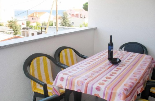 Ugljan Apartment | Apartment Tatjana in Ugljan/Ugljan - 6 persons, 2 bedrooms