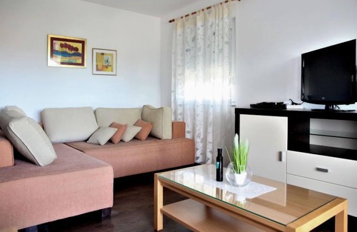 Ugljan Apartment | Apartment Tatjana in Ugljan/Ugljan - 6 persons, 2 bedrooms