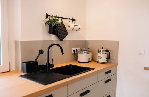 Rottingen Apartment | Apartment 'Tauberblick' with Shared Terrace, Private Garden and Wi-Fi