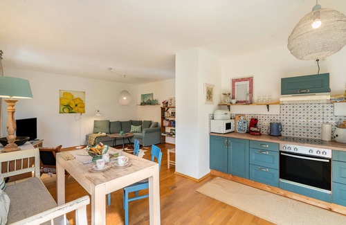 Ostin Apartment | Apartment "Tegernseele" with Mountain View, Private Terrace & Wi-Fi